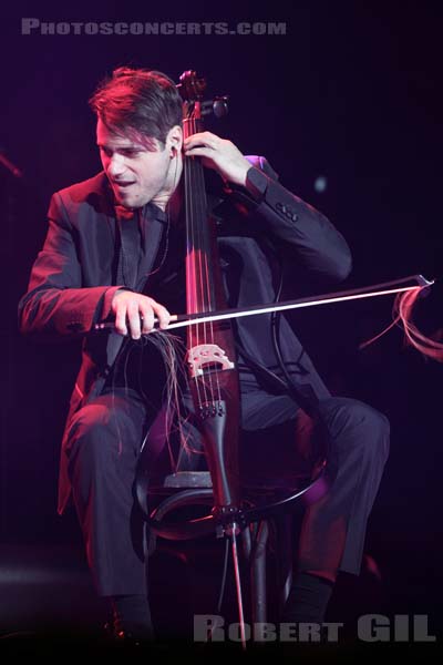 2CELLOS - 2013-12-11 - PARIS - Olympia - 